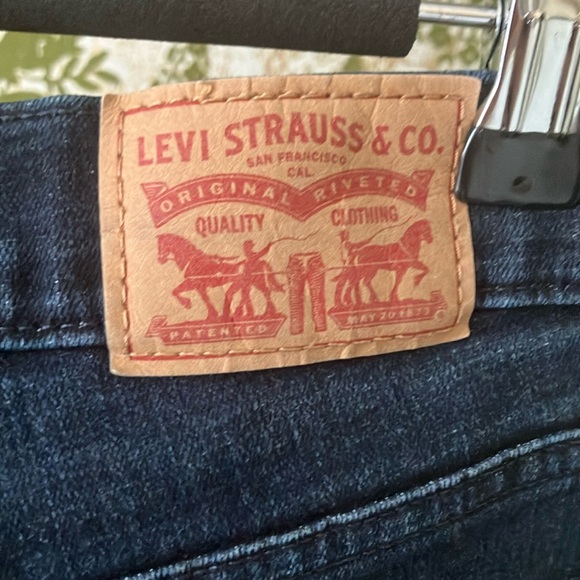 (US 8) Levi’s Jeans - Picture 1 of 6